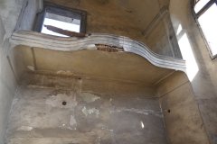 zdevastovaný interiér