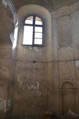 zdevastovaný interiér