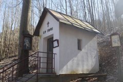 pohled zepředu zprava