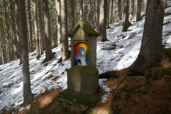 kaplička křížové cesty zepředu zprava