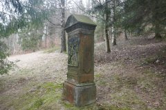 kaplička křížové cesty zepředu zprava