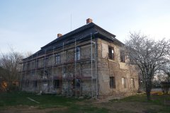 pohled zezadu zleva