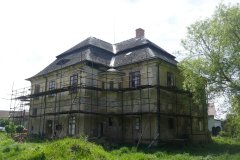 pohled zepředu zprava