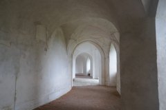 ambit kolem kostela