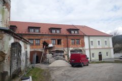 opravená část kláštera