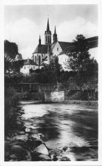 klášter na dobové pohlednici