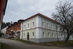 opravená část kláštera