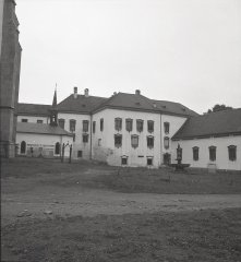 starší foto klášterních budov