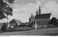 celkový pohled na město s klášterem
