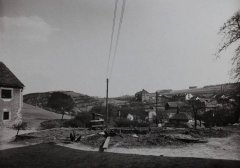 starší foto kaple (vpravo od středu)