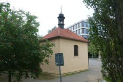 pohled zezadu zleva