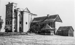 kostel po požáru