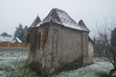 pohled zezadu zleva
