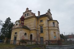 pohled zepředu zprava