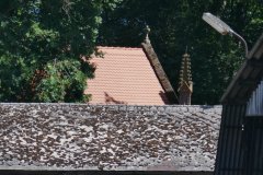střecha hrobky - pohled zezadu zleva