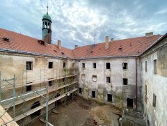 pohled do nádvoří kláštera