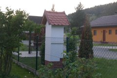pohled zezadu zleva