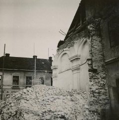 bourání kaple