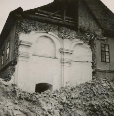 bourání kaple