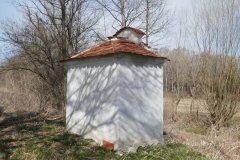 pohled zezadu zleva