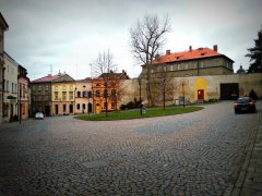 zatravněná plocha je místem, kde kostel stál