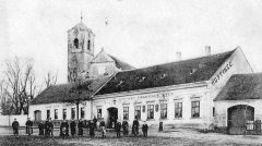 starší foto části vsi s kostelem