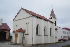 pohled zepředu zprava