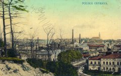 dobová pohlednice města s kostelem (v pozadí)