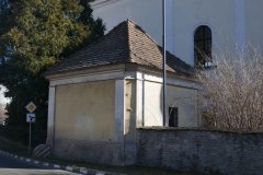pohled zezadu zleva