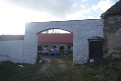 vjezd do hospodářského dvora