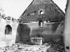 kostel po požáru - interiér