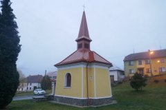 pohled zezadu zprava
