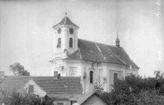 kostel poškozený válkou