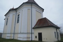 pohled zezadu zprava