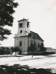 kostel poškozený válkou