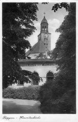 kostel na dobové pohlednici