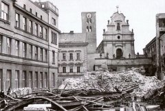 kostel poškozený při bojích v závěru 2. světové války