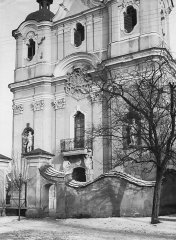 průčelí kostela