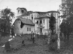 kostel poškozený válkou