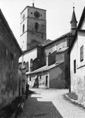 kostel poškozený válkou