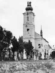 kostel poškozený válkou