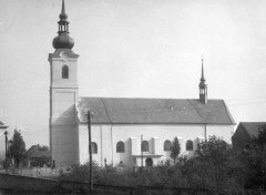 opravený kostel po požáru