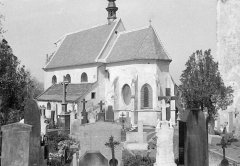 kostel poškozený válkou