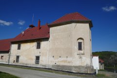 pohled zezadu zprava