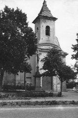 kaple poškozená válkou