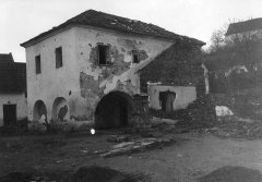 historické foto demolice kláštera