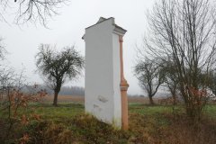 pohled zezadu zleva