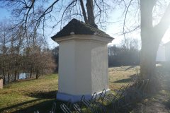 pohled zezadu zleva