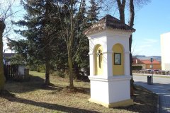 pohled zezadu zleva