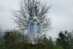 pohled zezadu zleva